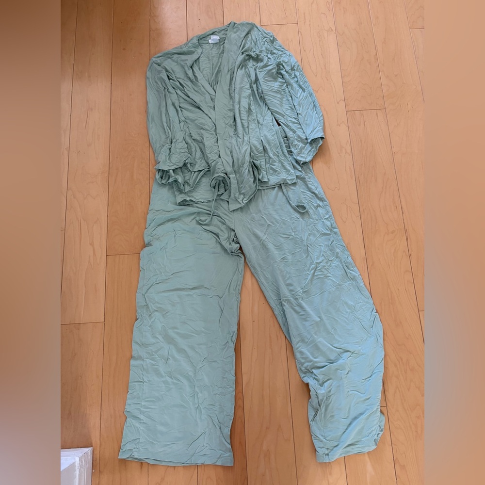 DreamModal LAKE Pajamas kimono style in Green